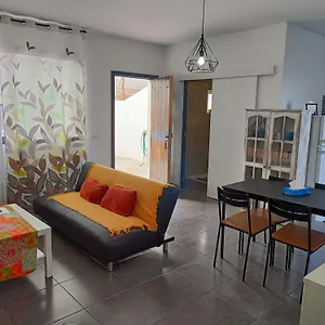https://la-casita-de-aitor-campo-y-playa-en-el-medano.tenerifehoteles.net